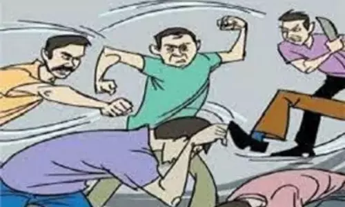पैरों में गिराया और जूते पर रगड़वाई नाक, जुल्म का वीडियो वायरल