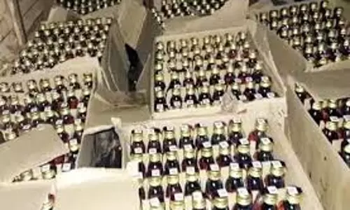 Bokaro : 10 लाख रुपये की अवैध शराब जब्त Bokaro : 10 लाख रुपये की अवैध शराब जब्त