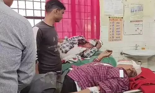 हाई कोर्ट के वकील की पीट-पीटकर हत्या, इलाके में हड़कंप, तनाव को देखते हुए भारी पुलिस बल तैनात हाई कोर्ट के वकील की पीट-पीटकर हत्या, इलाके में हड़कंप, तनाव को देखते हुए भारी पुलिस बल तैनात
