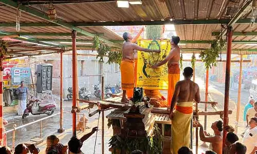 Tamil Nadu: नाथम मरियम्मन मंदिर मासी पेरानथिरुविझा ध्वजारोहण Tamil Nadu: नाथम मरियम्मन मंदिर मासी पेरानथिरुविझा ध्वजारोहण