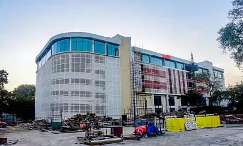 Egmore रेलवे स्टेशन पर मॉडर्न पार्किंग लॉट: मेन एंट्रेंस गेट को दूसरी जगह लगाया जा रहा है