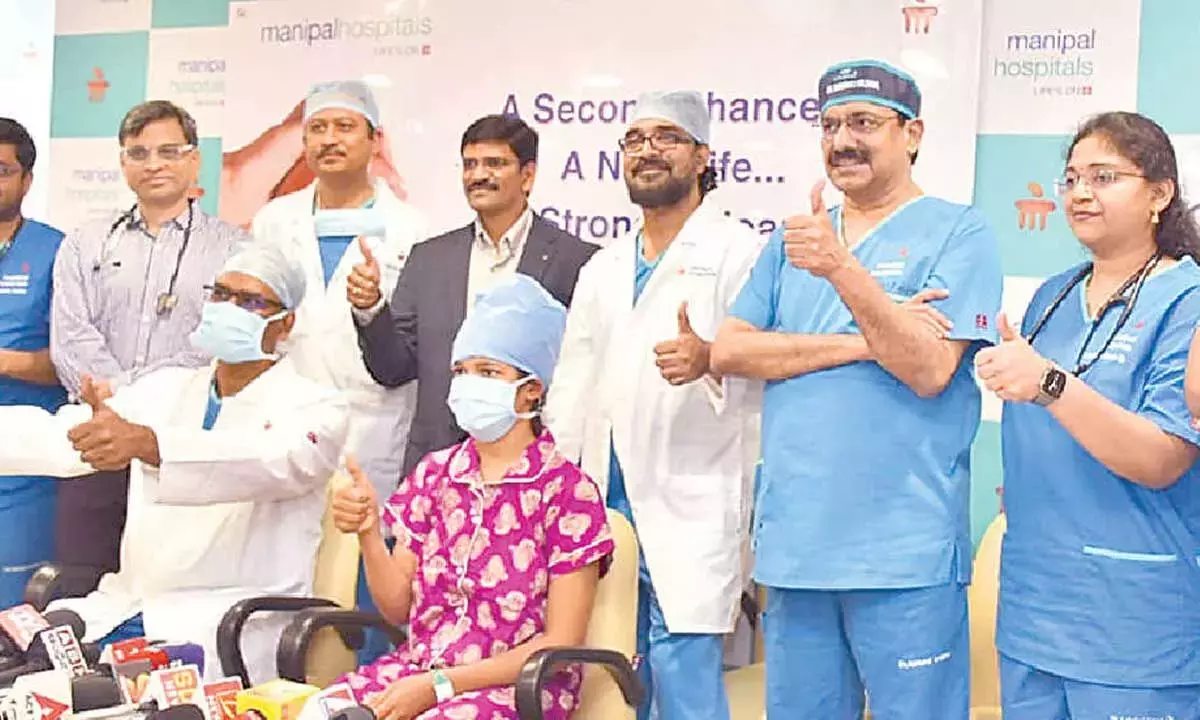 Andhra: मणिपाल हॉस्पिटल्स ने पहला हार्ट ट्रांसप्लांट किया Andhra: मणिपाल हॉस्पिटल्स ने पहला हार्ट ट्रांसप्लांट किया