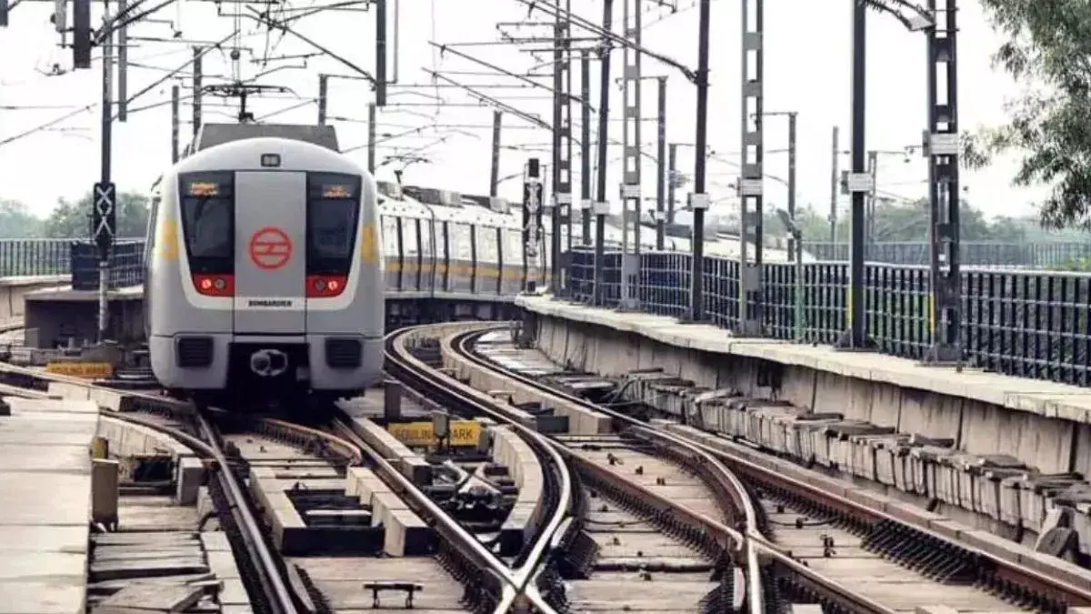 New Delhi: मेट्रो निर्माण के चलते मार्ग पर प्रतिबंध, मेट्रो प्रोजेक्ट के कारण डायवर्जन New Delhi: मेट्रो निर्माण के चलते मार्ग पर प्रतिबंध, मेट्रो प्रोजेक्ट के कारण डायवर्जन
