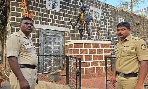 संगोली रायन्ना की मूर्ति पर किसी ने स्याही नहीं पोत दी; पेड़ से लिक्विड गिरा था: Belgaum पुलिस ने साफ़ किया संगोली रायन्ना की मूर्ति पर किसी ने स्याही नहीं पोत दी; पेड़ से लिक्विड गिरा था: Belgaum पुलिस ने साफ़ किया
