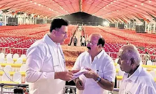 VB-G राम जी एक्ट के खिलाफ कांग्रेस का विरोध: चिक्काबल्लापुर में बड़ी रैली VB-G राम जी एक्ट के खिलाफ कांग्रेस का विरोध: चिक्काबल्लापुर में बड़ी रैली