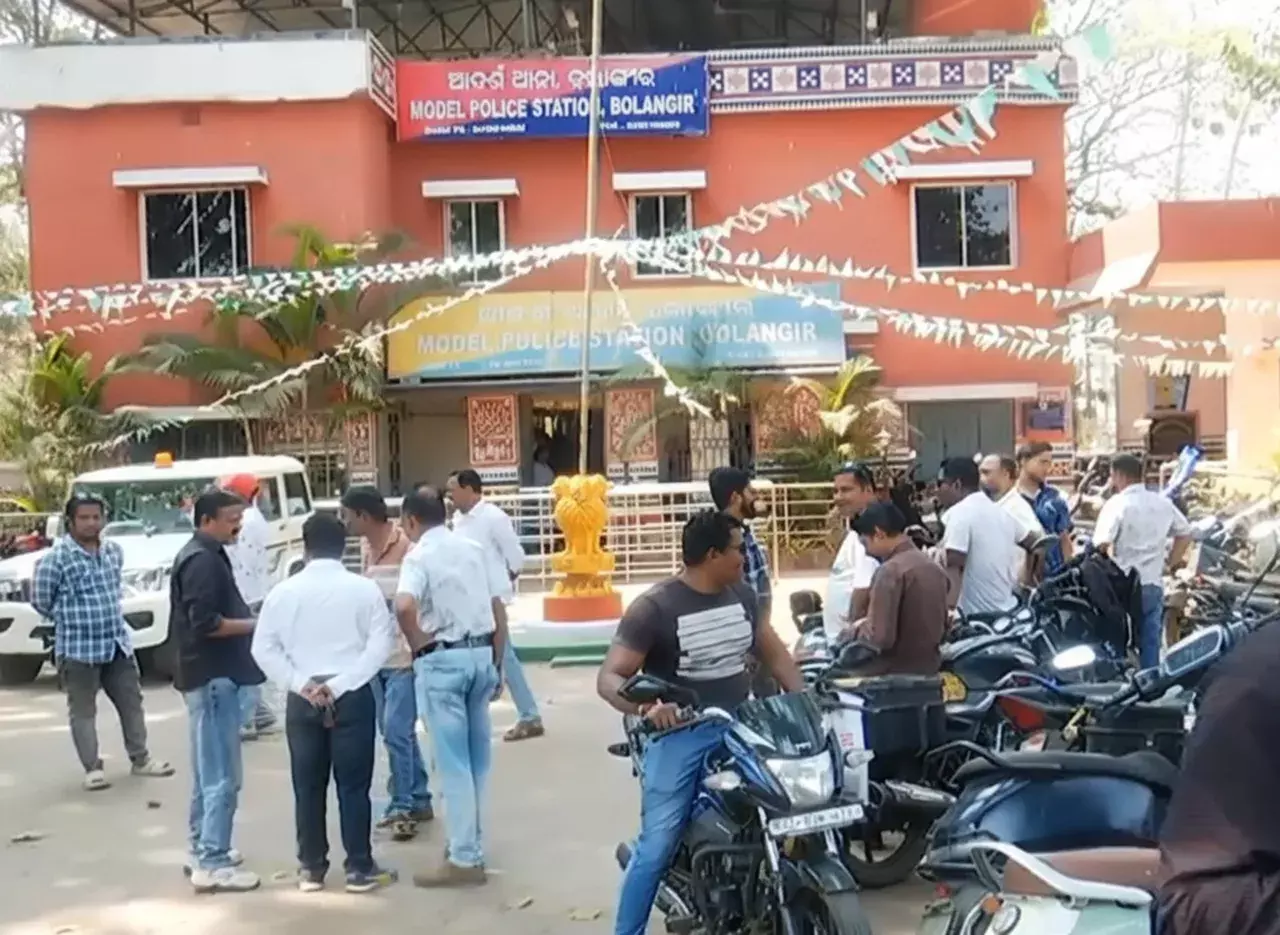 बोलंगीर PWD में इंजीनियर-कॉन्ट्रैक्टर का झगड़ा बढ़ा, दोनों के खिलाफ केस दर्ज