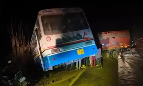 Haryana:     Roadways Bus-Truck की टक्कर में 15 यात्री घायल
