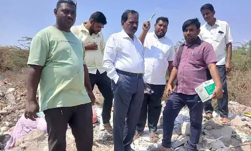 Raichur : थिप्पे में सरकारी अस्पताल की दवा मिली