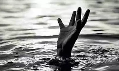 Panaiyur में बीच पर दो टेकनीशियन डूबे, एक का शव मिला, दूसरा लापता Panaiyur में बीच पर दो टेकनीशियन डूबे, एक का शव मिला, दूसरा लापता