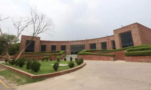 JNU में छात्रों ने कई जगह की तालाबंदी, प्रशासन ने दी सख्त कार्रवाई की चेतावनी JNU में छात्रों ने कई जगह की तालाबंदी, प्रशासन ने दी सख्त कार्रवाई की चेतावनी