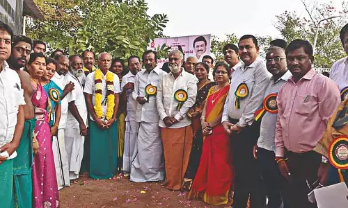 Erode में दुनिया की सबसे ऊंची मुरुगन मूर्ति की नींव रखी गई Erode में दुनिया की सबसे ऊंची मुरुगन मूर्ति की नींव रखी गई