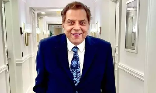 धर्मेंद्र को BAFTA 2026 में हॉलीवुड के दिग्गजों के साथ याद किया गया धर्मेंद्र को BAFTA 2026 में हॉलीवुड के दिग्गजों के साथ याद किया गया