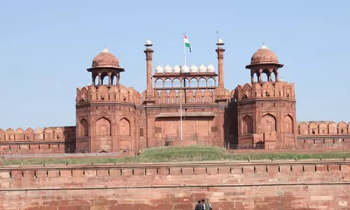 लाल किला और सचिवालय को बम से उड़ाने की धमकी, खालिस्तानी ग्रुप से आया ई-मेल