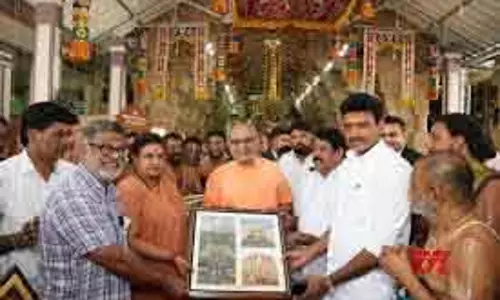 VP CPR ने थिरुकोष्टियूर में सौम्यनारायण पेरुमल मंदिर का दौरा किया