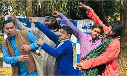 Natarang ने हिंदी नाटक ‘आग’ का मंचन किया Natarang ने हिंदी नाटक ‘आग’ का मंचन किया