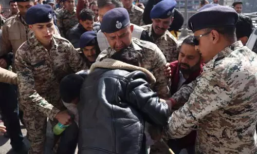 Himachal यूथ कांग्रेस ने AI समिट आंदोलन को लेकर कार्यकर्ताओं की गिरफ्तारी का विरोध किया