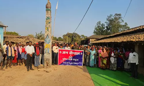 ग्रामीणों को नशा छुड़ाने पुलिस ने लगाई चौपाल