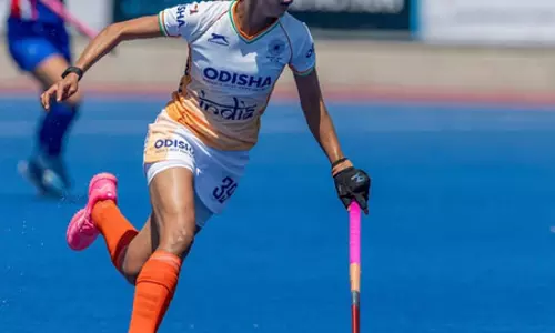 बेंगलुरु में इंडियन विमेंस हॉकी टीम का नेशनल कैंप, सीनियर्स से मिल रहा जूनियर्स को मार्गदर्शन बेंगलुरु में इंडियन विमेंस हॉकी टीम का नेशनल कैंप, सीनियर्स से मिल रहा जूनियर्स को मार्गदर्शन