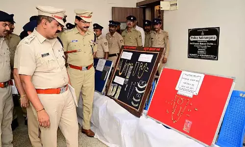 Davanagere जिला पुलिस ने 5 मामले सुलझाए: 11 आरोपी गिरफ्तार Davanagere जिला पुलिस ने 5 मामले सुलझाए: 11 आरोपी गिरफ्तार