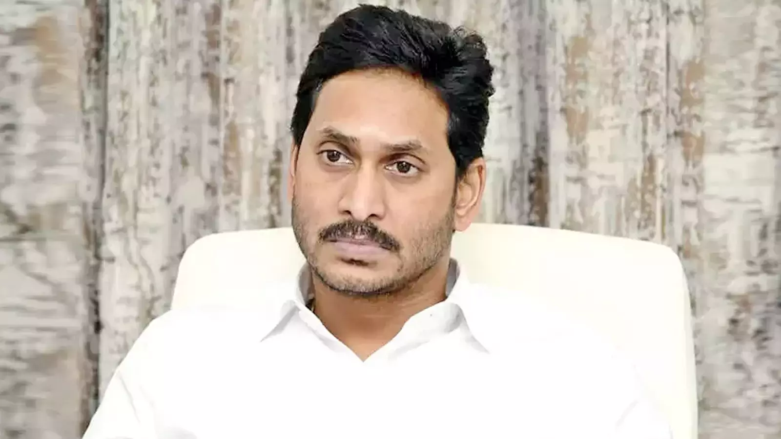 Andhra : वाईएस जगन ने दूध में मिलावट के मामले के लिए जिम्मेदार लोगों पर कार्रवाई की मांग की
