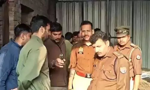 Muzaffarnagar में पिता की कथित तौर पर चाकू घोंपकर हत्या करने के आरोप में 2 बहनें गिरफ्तार Muzaffarnagar में पिता की कथित तौर पर चाकू घोंपकर हत्या करने के आरोप में 2 बहनें गिरफ्तार