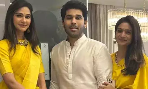 Allu Sirish की शादी से पहले हल्दी समारोह में स्नेहा रेड्डी ने बटोरी सुर्खियां Allu Sirish की शादी से पहले हल्दी समारोह में स्नेहा रेड्डी ने बटोरी सुर्खियां