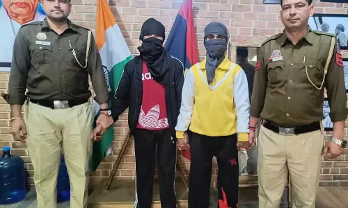 New Delhi: पुलिस ने किया मर्डर केस का खुलासा, तीन आरोपियों को पकड़ा New Delhi: पुलिस ने किया मर्डर केस का खुलासा, तीन आरोपियों को पकड़ा