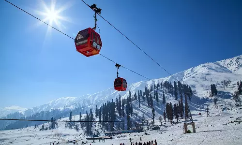 Gulmarg: इंफ्रास्ट्रक्चर सुदृढ़ कर गुलमर्ग को इंटरनेशनल स्की सेंटर बनाया जाएगा Gulmarg: इंफ्रास्ट्रक्चर सुदृढ़ कर गुलमर्ग को इंटरनेशनल स्की सेंटर बनाया जाएगा