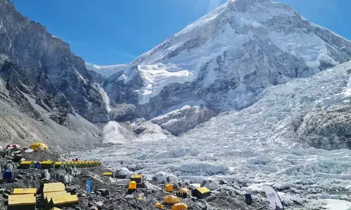 Nepal में यात्री बस के त्रिशूली नदी में गिरने से कम से कम 18 लोगों की मौत हो गई Nepal में यात्री बस के त्रिशूली नदी में गिरने से कम से कम 18 लोगों की मौत हो गई
