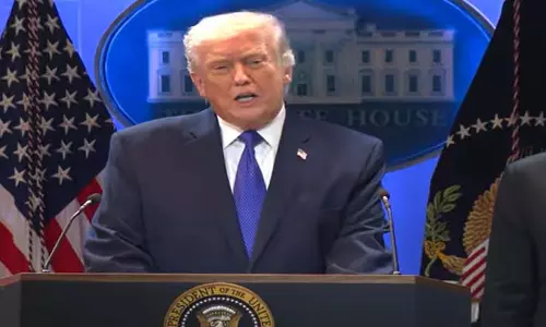 Trump ने टैरिफ फैसले को लेकर US सुप्रीम कोर्ट पर नया हमला किया Trump ने टैरिफ फैसले को लेकर US सुप्रीम कोर्ट पर नया हमला किया