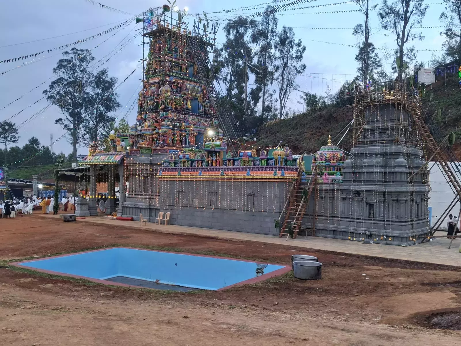 नीलगिरी और Kolkata काली मंदिर के बीच पौराणिक संबंध नीलगिरी और Kolkata काली मंदिर के बीच पौराणिक संबंध