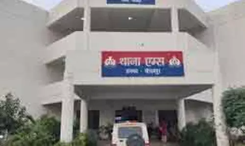 गोरखपुर में AIIMS डॉक्टर ने छेड़छाड़ और नस्ली टिप्पणी का आरोप लगाया