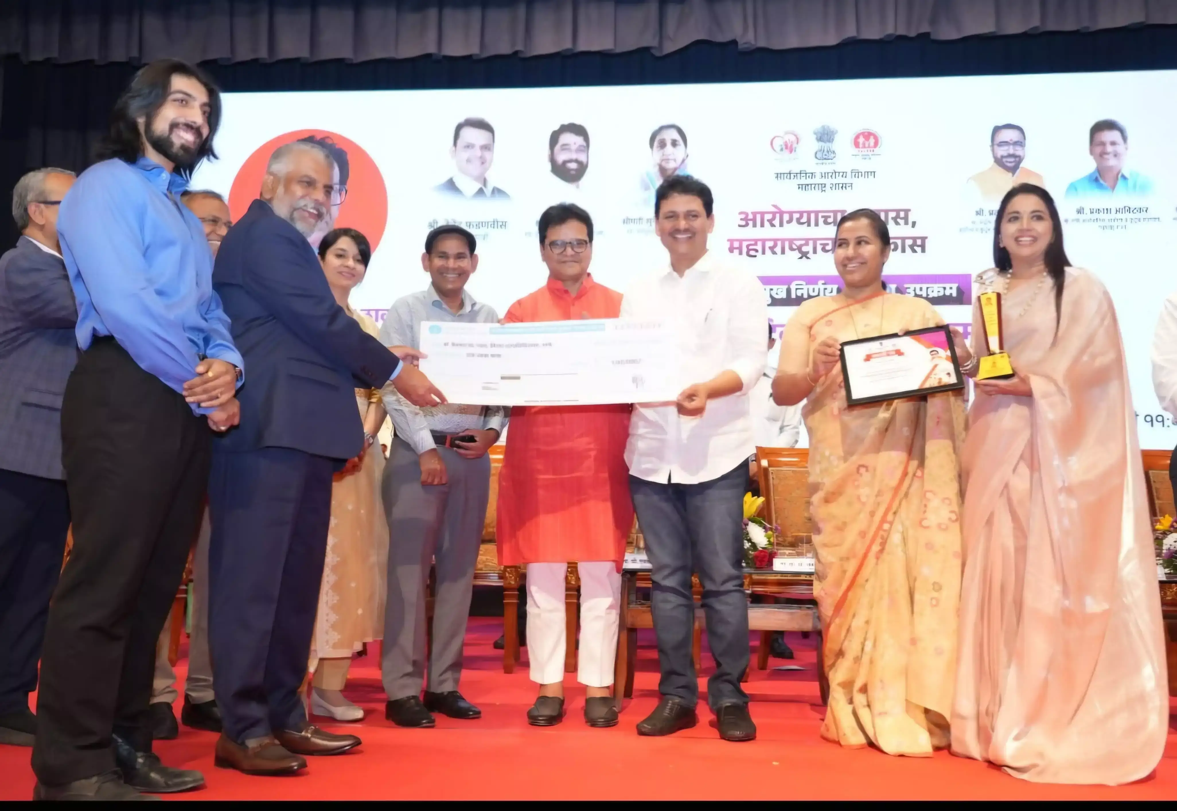 Mumbai: डॉ. कैलाश पवार को प्रतिष्ठित पुरस्कार से नवाजा गया Mumbai: डॉ. कैलाश पवार को प्रतिष्ठित पुरस्कार से नवाजा गया