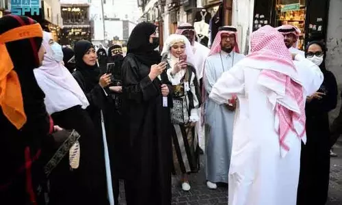 Jeddah में इंटरनेशनल टूरिस्ट गाइड डे का आयोजन, 281 गाइड्स ने लिया हिस्सा Jeddah में इंटरनेशनल टूरिस्ट गाइड डे का आयोजन, 281 गाइड्स ने लिया हिस्सा