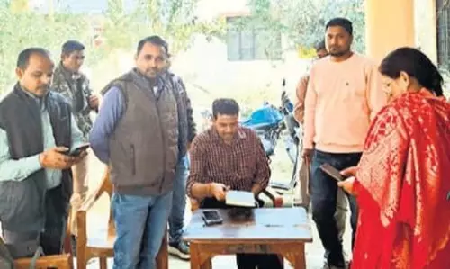 Bareilly: मतदाता सूची अभियान में बढ़ी रफ्तार Bareilly: मतदाता सूची अभियान में बढ़ी रफ्तार