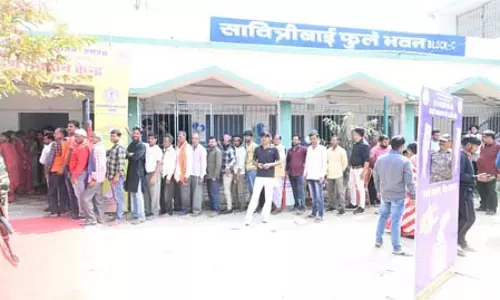 Jharkhand नगर निकाय चुनावः मारपीट, फर्जी मतदान और अव्यवस्था की शिकायतों के बीच मतदान संपन्न Jharkhand नगर निकाय चुनावः मारपीट, फर्जी मतदान और अव्यवस्था की शिकायतों के बीच मतदान संपन्न