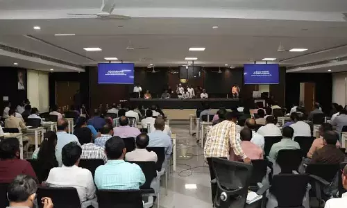 जिलाधिकारी ने AI टूल के इस्तेमाल पर स्टाफ को किया प्रशिक्षित जिलाधिकारी ने AI टूल के इस्तेमाल पर स्टाफ को किया प्रशिक्षित