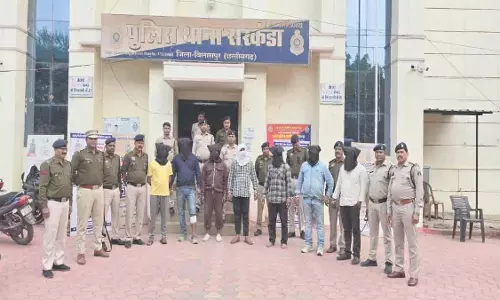 महालक्ष्मी ज्वेलर्स लूटकांड का खुलासा, 7 आरोपी गिरफ्तार महालक्ष्मी ज्वेलर्स लूटकांड का खुलासा, 7 आरोपी गिरफ्तार