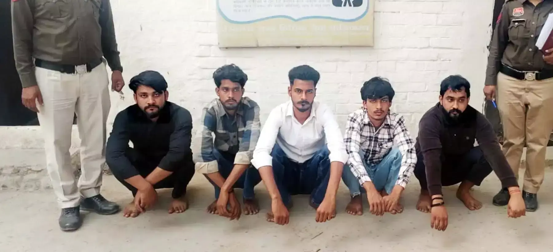 Gurugram: रिटायर्ड कर्नल पर जानलेवा हमला, पांच आरोपी गिरफ्तार Gurugram: रिटायर्ड कर्नल पर जानलेवा हमला, पांच आरोपी गिरफ्तार