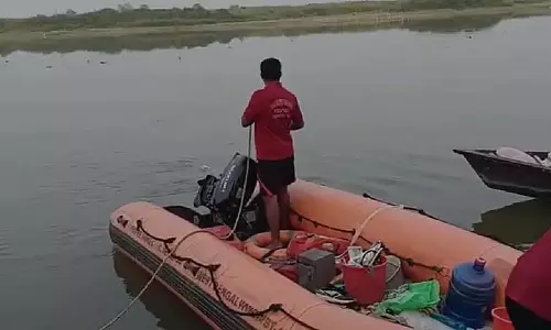 भागीरथी नदी में नहाते समय ISKCON भक्त डूबा भागीरथी नदी में नहाते समय ISKCON भक्त डूबा