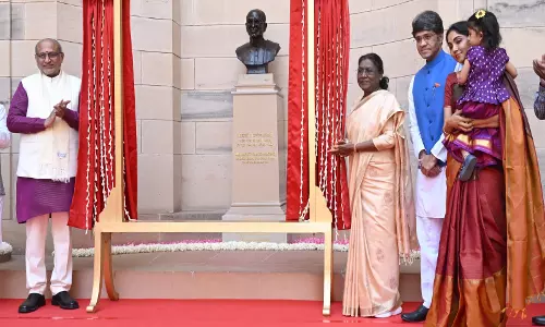 President द्रौपदी मुर्मू ने राष्ट्रपति भवन में राजगोपालाचारी की प्रतिमा का किया अनावरण