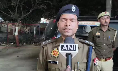 Lucknow: पिता की हत्या के आरोप में बेटे अक्षत प्रताप सिंह गिरफ्तार Lucknow: पिता की हत्या के आरोप में बेटे अक्षत प्रताप सिंह गिरफ्तार