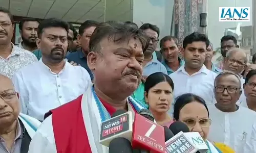 आलू किसानों को उचित मूल्य न मिलने पर MoS बेचारा मन्ना ने कहा आलू किसानों को उचित मूल्य न मिलने पर MoS बेचारा मन्ना ने कहा