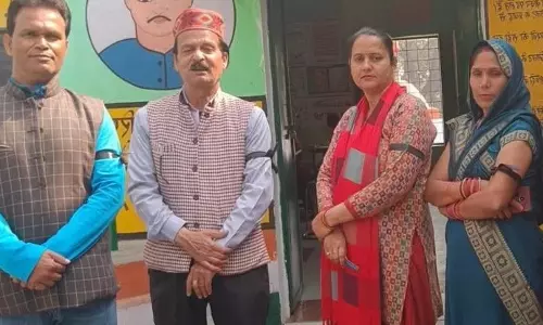 Shahjahanpur: टीईटी अनिवार्यता के खिलाफ शिक्षकों का उग्र प्रदर्शन