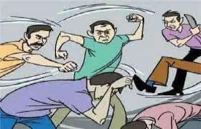 पैरों में गिराया और जूते पर रगड़वाई नाक, जुल्म का वीडियो वायरल पैरों में गिराया और जूते पर रगड़वाई नाक, जुल्म का वीडियो वायरल