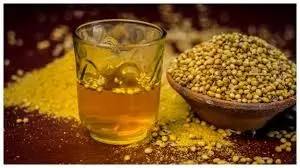 Coriander water:रोज एक गिलास धनिया पानी पीने से सेहत को मिलेंगे कमाल के फायदे Coriander water:रोज एक गिलास धनिया पानी पीने से सेहत को मिलेंगे कमाल के फायदे