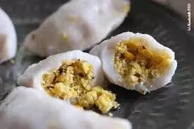 Urad Dal Pitha: डिनर में बनाएं स्वादिष्ट उड़द दाल पीठा Urad Dal Pitha: डिनर में बनाएं स्वादिष्ट उड़द दाल पीठा
