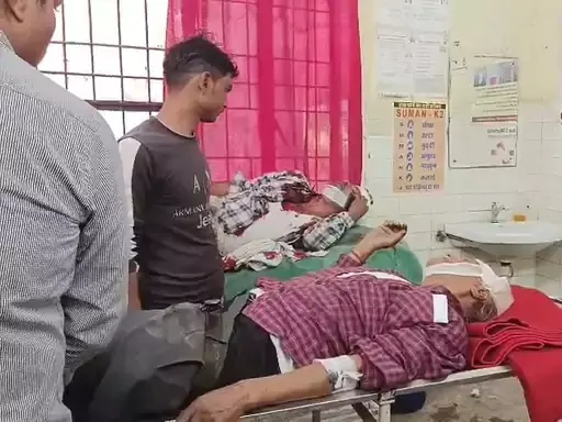 हाई कोर्ट के वकील की पीट-पीटकर हत्या, इलाके में हड़कंप, तनाव को देखते हुए भारी पुलिस बल तैनात हाई कोर्ट के वकील की पीट-पीटकर हत्या, इलाके में हड़कंप, तनाव को देखते हुए भारी पुलिस बल तैनात