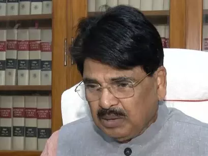 एआई समिट में यूथ कांग्रेस का शर्टलेस प्रोटेस्ट शर्मनाक घटना: भाजपा सांसद मनन मिश्रा एआई समिट में यूथ कांग्रेस का शर्टलेस प्रोटेस्ट शर्मनाक घटना: भाजपा सांसद मनन मिश्रा