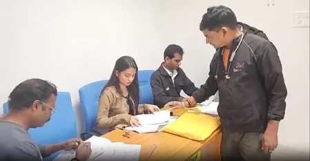 झारखंड: रांची समेत 48 स्थानीय निकायों में मतदान जारी, बाबूलाल मरांडी ने जनता से की वोटिंग की अपील झारखंड: रांची समेत 48 स्थानीय निकायों में मतदान जारी, बाबूलाल मरांडी ने जनता से की वोटिंग की अपील